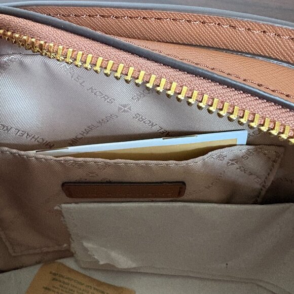 Michael Kors Jet Set Travel Oval Medium Saffiano Leather Crossbody Bag Luggage - Picture 6 of 9